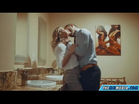 ❤️ Quan una rossa tetona et sedueix en un lavabo públic ❤️ Vídeo de sexe a nosaltres ca.xsexshop.ru